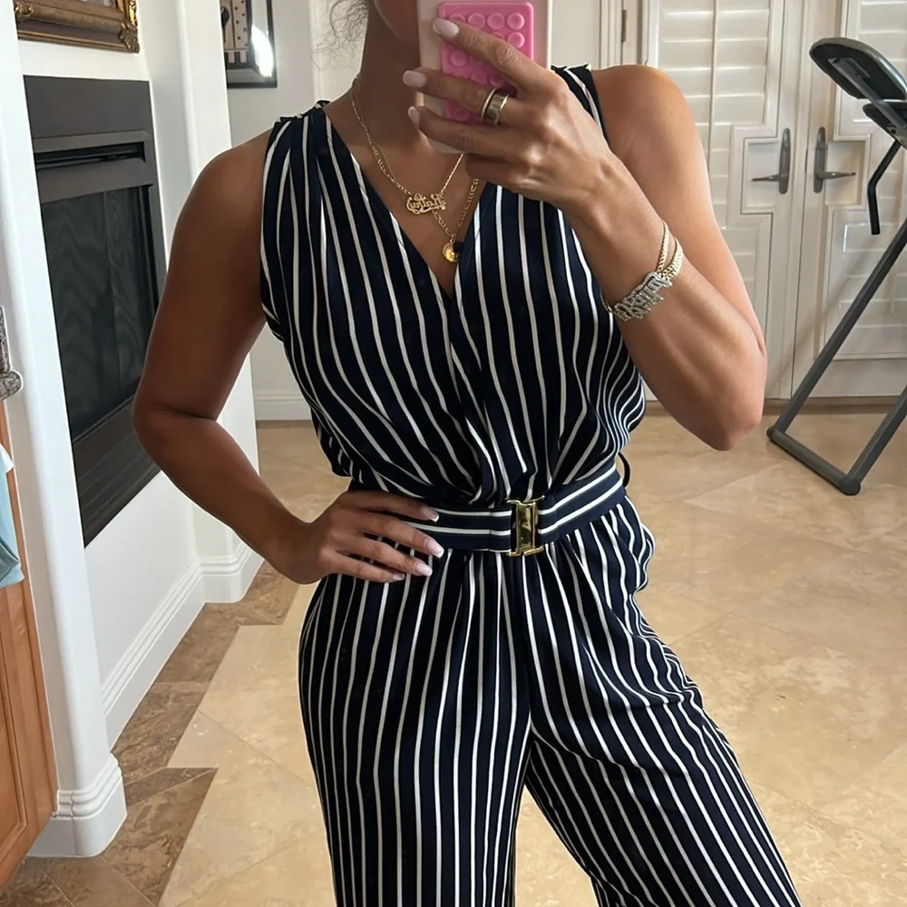 💕Cute one piece 💕 - Picture 3 of 5